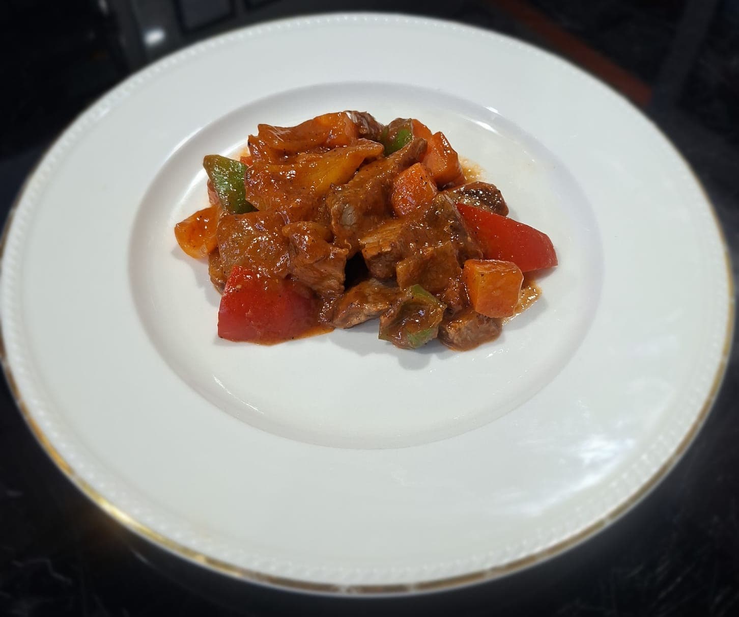 يخنة لحم على الطريقة المتوسطية مع أرز بسمتي