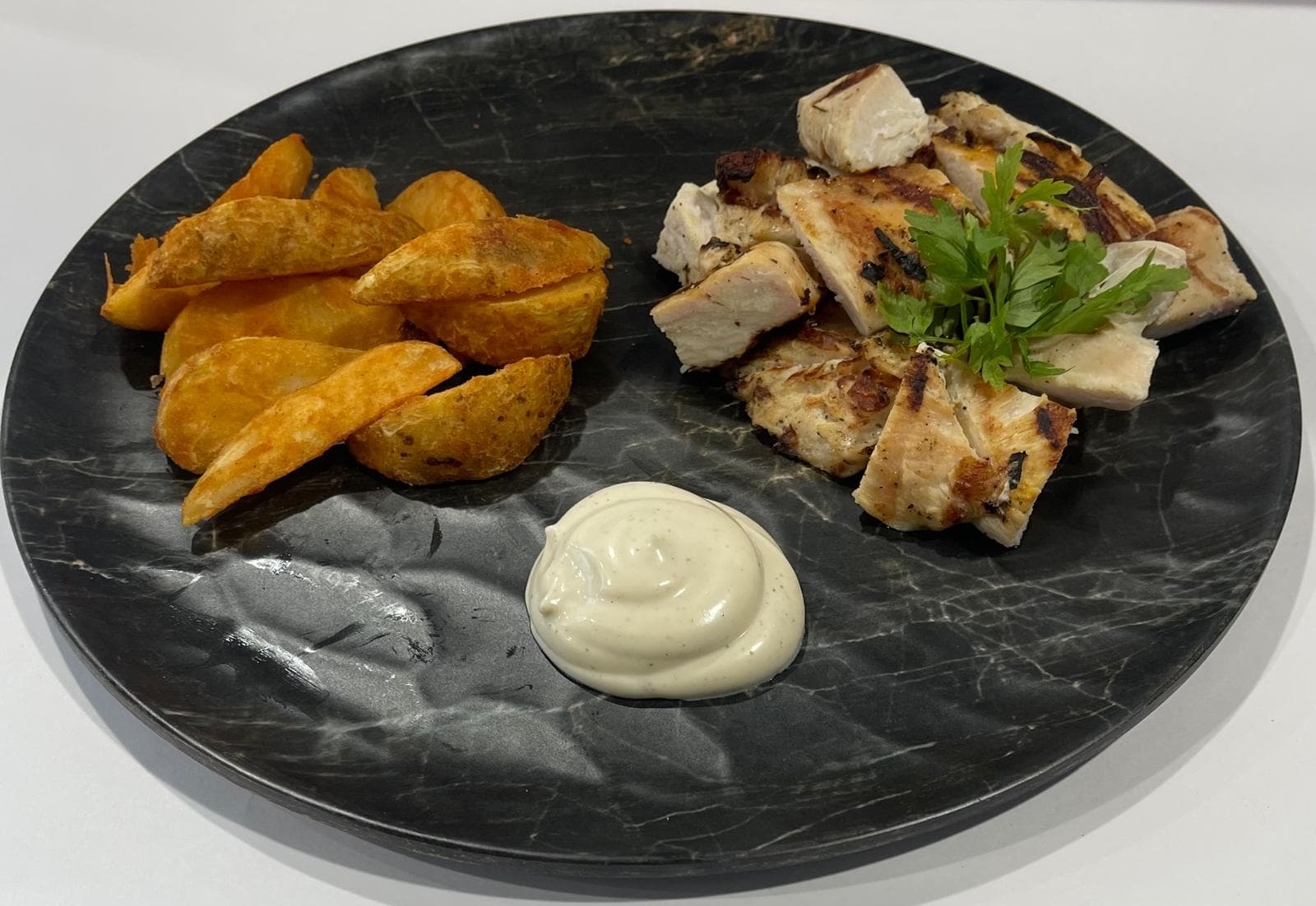 دجاج شيش طاووق مع أرز الزهرة