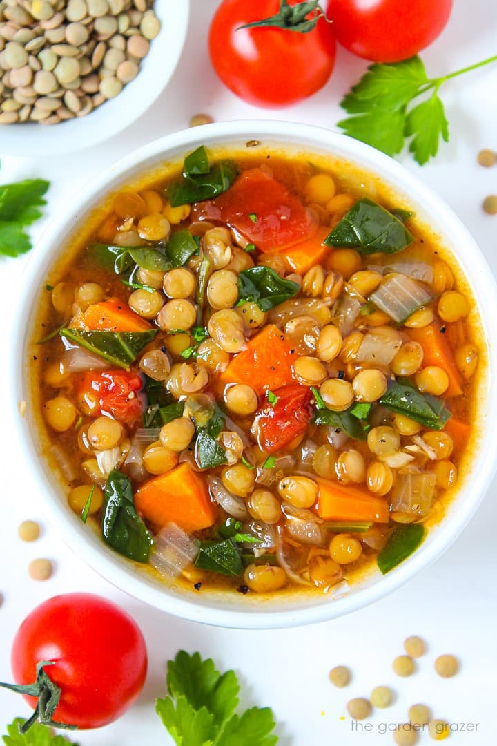 شوربة العدس والسبانخ
