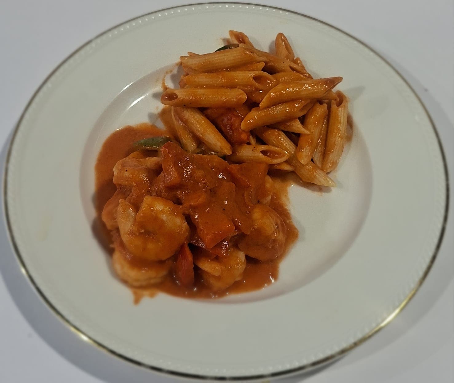 روبيان بريمارا مع معكرونة بيني